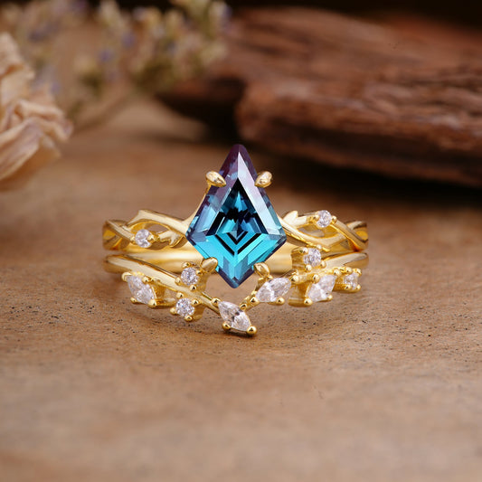 Fashion 4-Prong Kite-Cut Alexandrite Bridal Ring Set