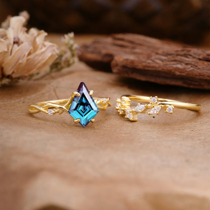 Fashion 4-Prong Kite-Cut Alexandrite Bridal Ring Set