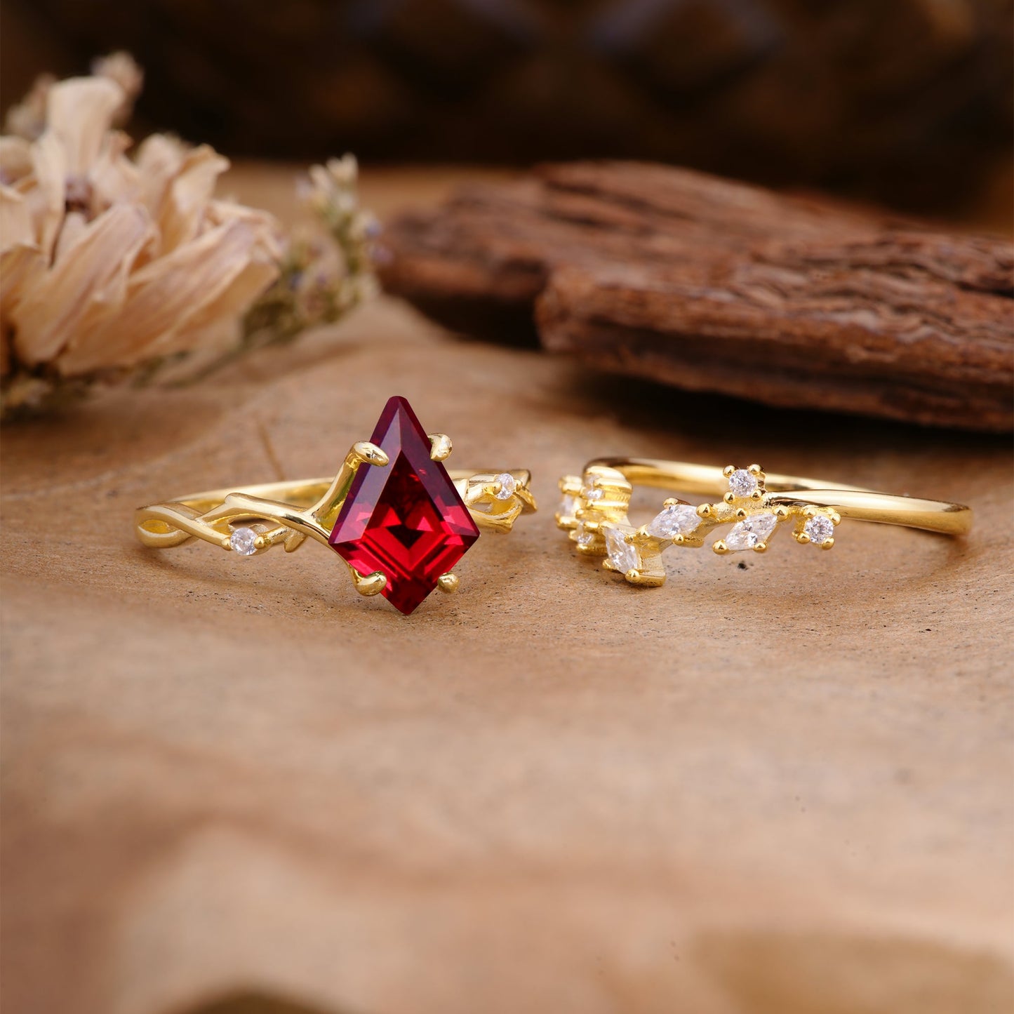Fashion 4-Prong Kite-Cut Ruby Bridal Ring Set