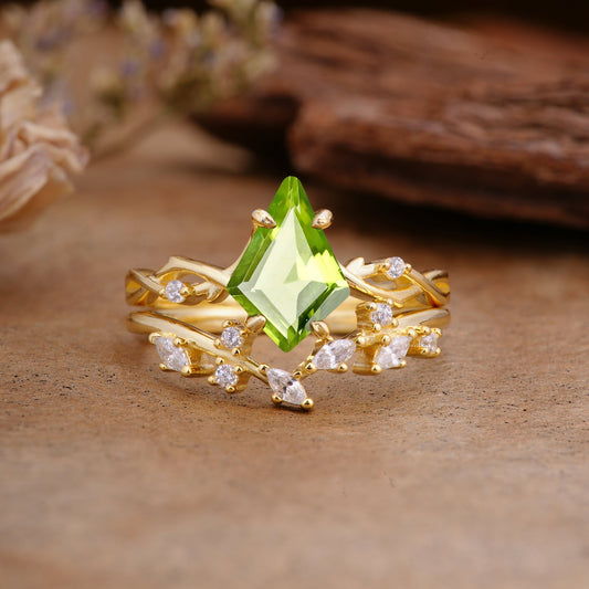 Fashion 4-Prong Kite-Cut Peridot Bridal Ring Set