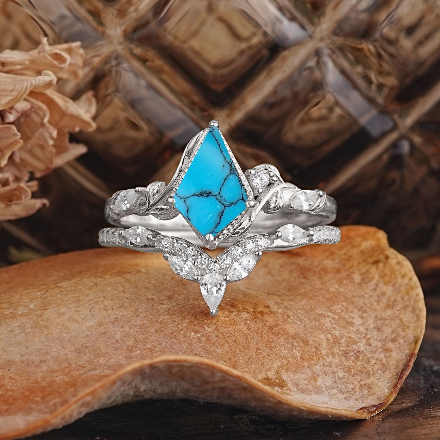Luxury Nature-Inspired 4-Prong Kite-Cut Turquoise Bridal Ring Set