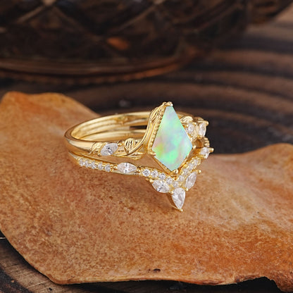 Luxury Nature-Inspired 4-Prong Kite-Cut Opal Bridal Ring Set