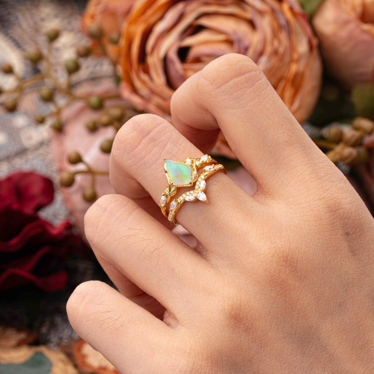 Luxury Nature-Inspired 4-Prong Kite-Cut Opal Bridal Ring Set