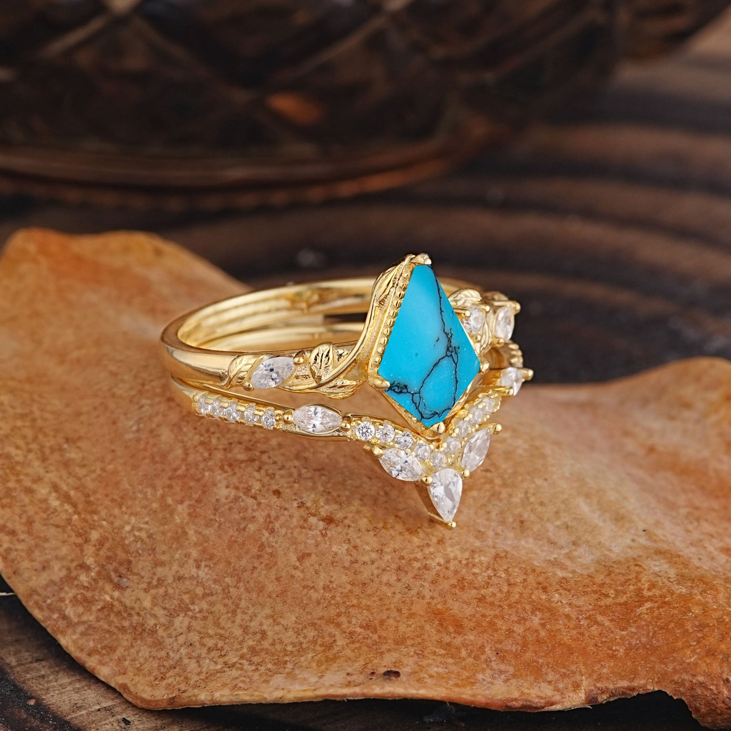 Luxury Nature-Inspired 4-Prong Kite-Cut Turquoise Bridal Ring Set