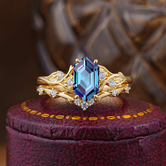 Nature-Inspired 4-Prong Hexagon-Cut Alexandrite Bridal Ring Set