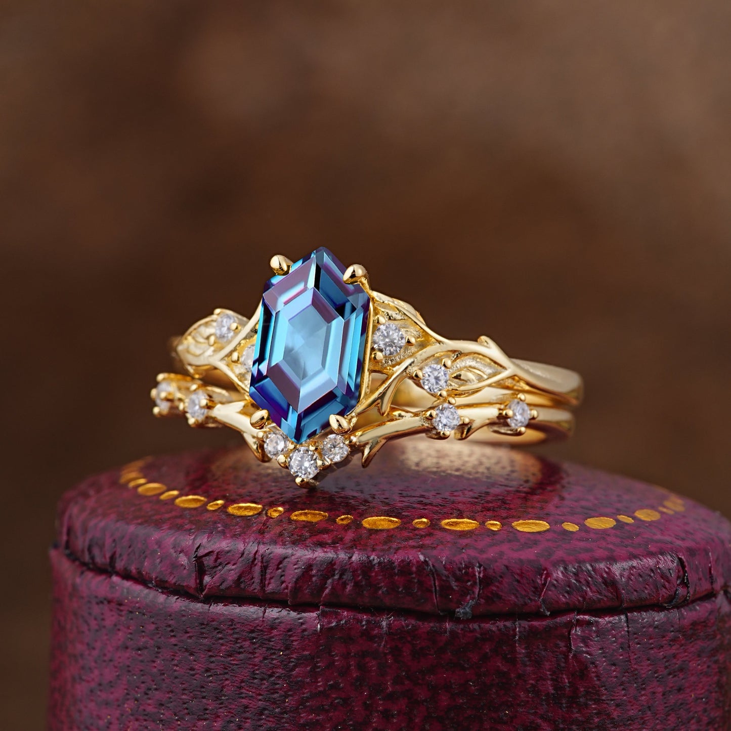 Nature-Inspired 4-Prong Hexagon-Cut Alexandrite Bridal Ring Set
