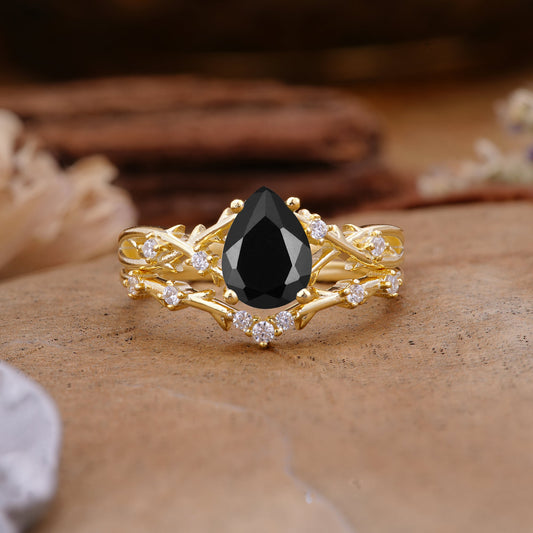 Nature-Inspired Pear-Cut Black Onyx Bridal Ring Set