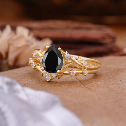 Nature-Inspired Pear-Cut Black Onyx Bridal Ring Set