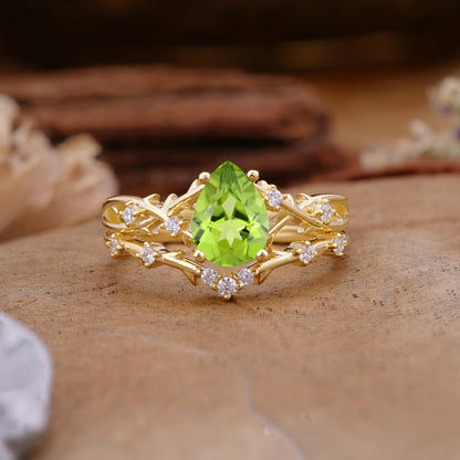 Nature-Inspired Pear-Cut Peridot Bridal Ring Set