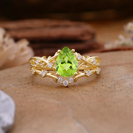 Nature-Inspired Pear-Cut Peridot Bridal Ring Set