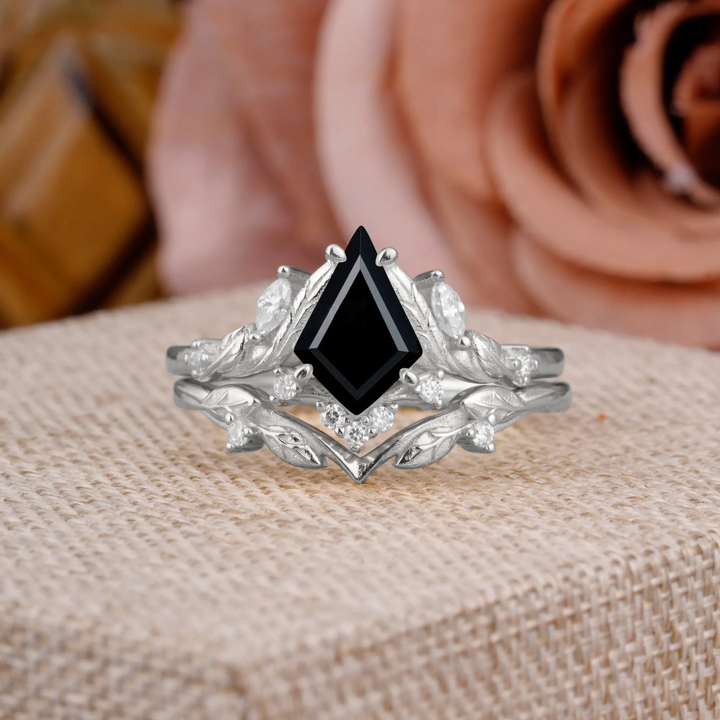 Nature Inspired The Dreamy Kite- Cut Black Onyx with Fantasy Leaf Gold Ring Set