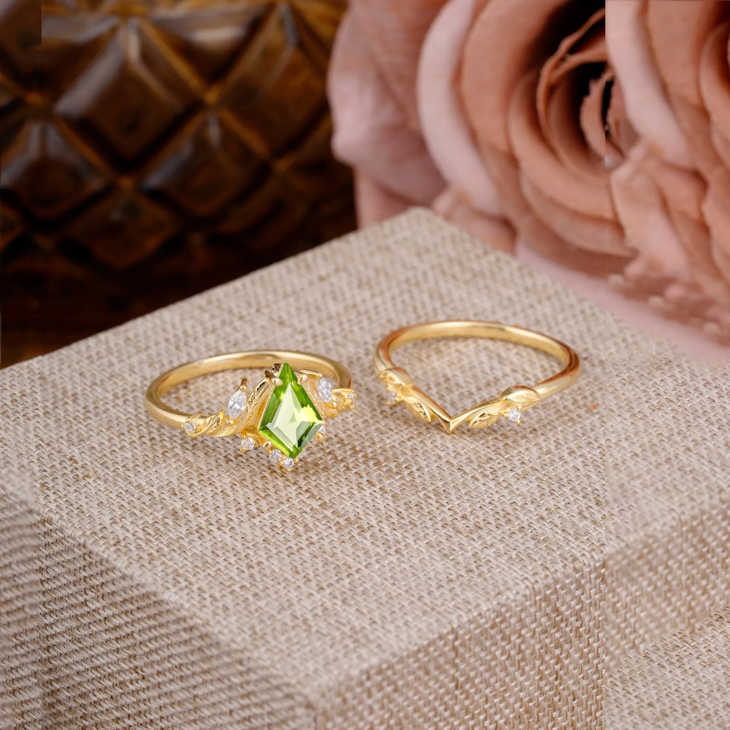 Nature Inspired The Dreamy Kite- Cut Peridot with Fantasy Leaf Gold Ring Set
