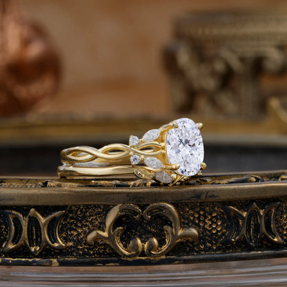 Nature-inspired 4-Prong Oval Cut Lab Diamond Stacking Ring