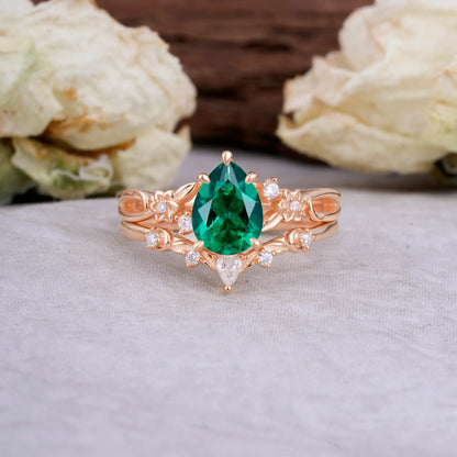 Art Nouveau 5-Prong Pear Cut Emerald Ring
