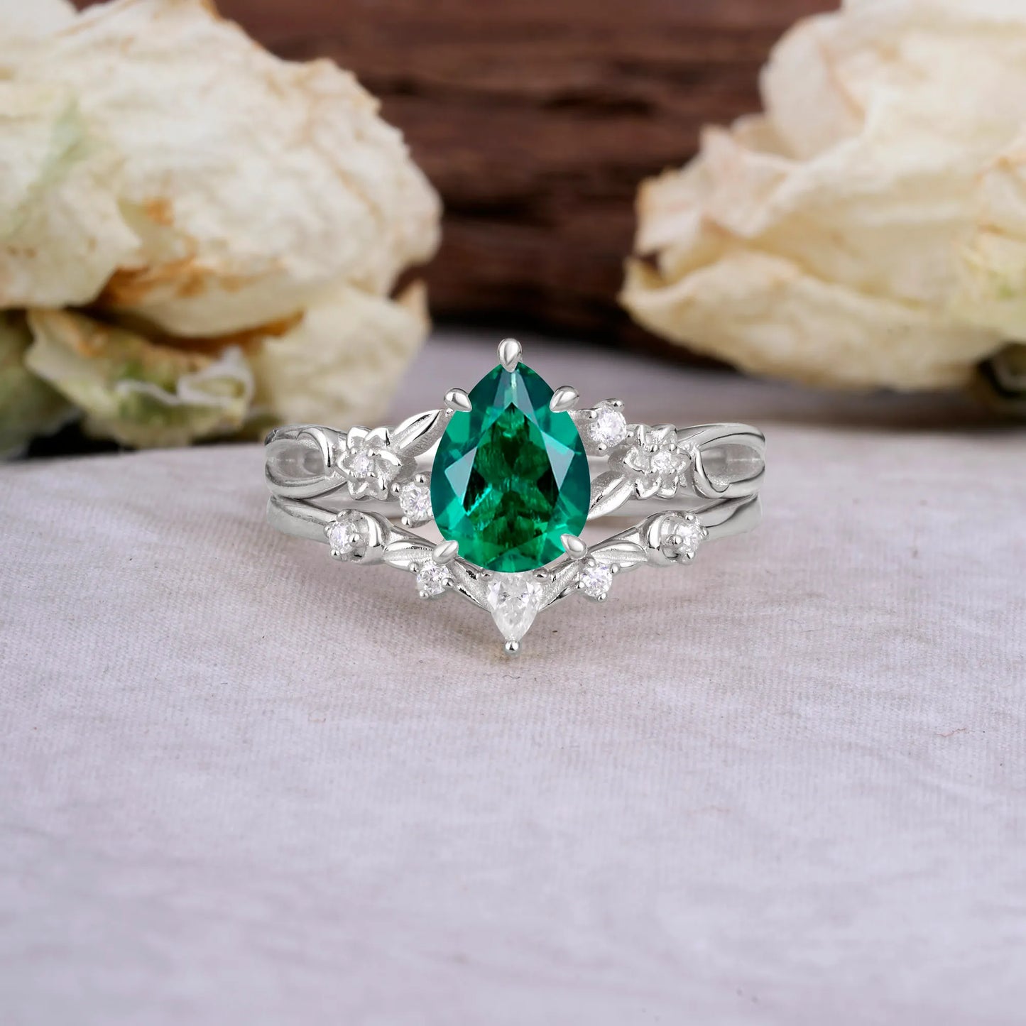 Art Nouveau 5-Prong Pear Cut Emerald Ring
