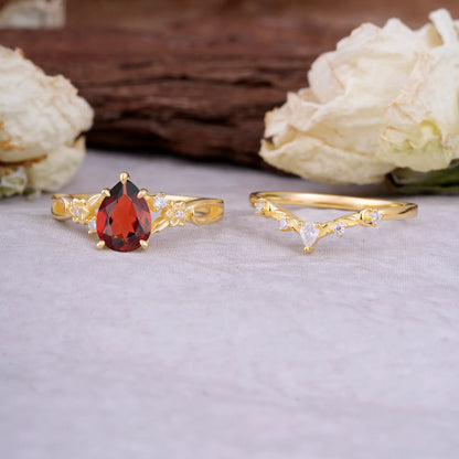 Art Nouveau 5-Prong Pear Cut Garnet Ring