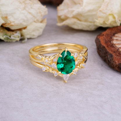Art Nouveau 5-Prong Pear Cut Emerald Ring