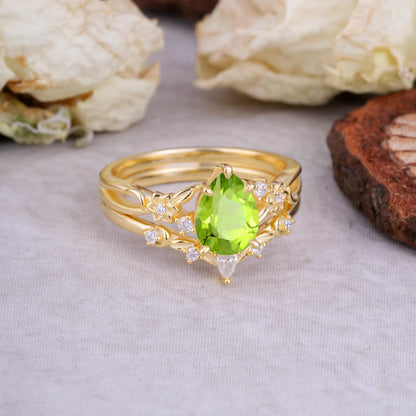 Art Nouveau 5-Prong Pear Cut Peridot Ring