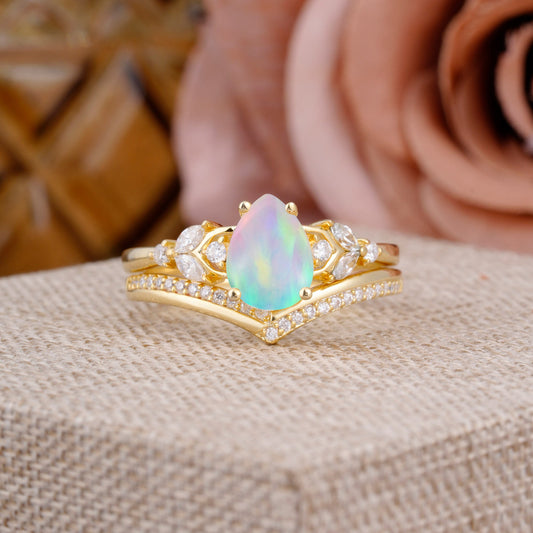 Luxurious Vintage-Inspired 4-Prong Pear-Cut Opal Engagement Ring Set