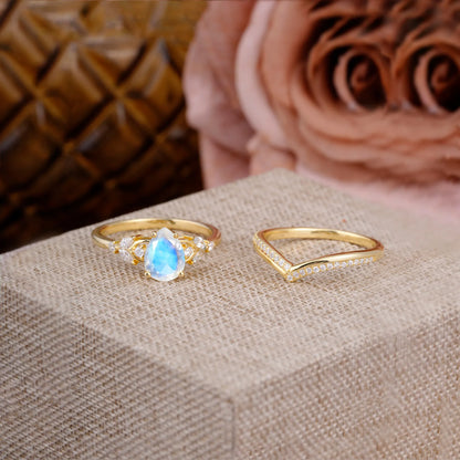 Luxurious Vintage-Inspired 4-Prong Pear-Cut Natural Moonstone Engagement Ring Set