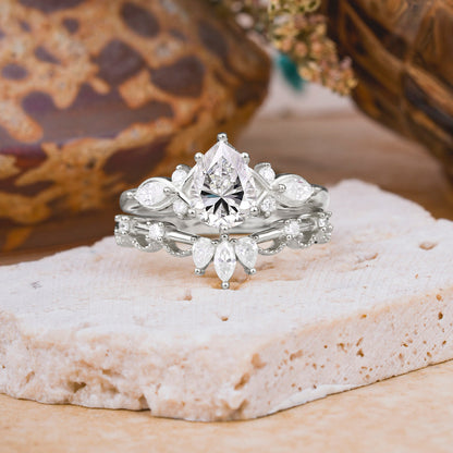6 Prong Romantic Vine Themed Pear Cut Lab Diamond Bridal Ring Set