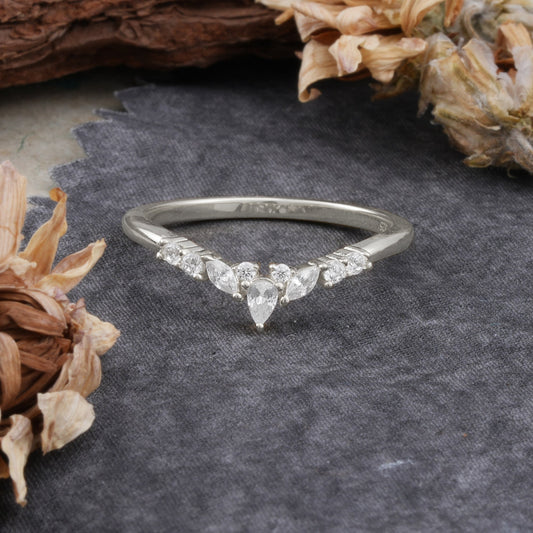 Vintage Pear Cut Moissanite Curved Wedding Ring for Women