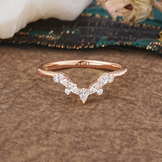 Pear Cut Moissanite Curved Wedding Ring for Women