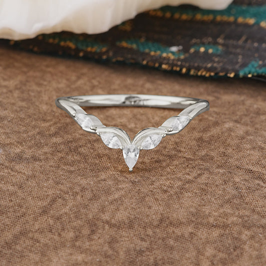 Simple Pear Cut Moissanite Curved Wedding Ring