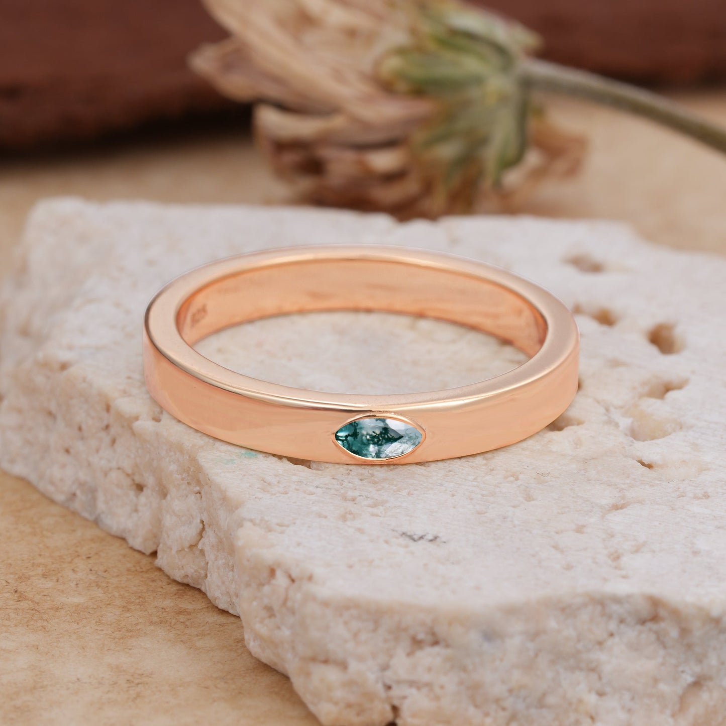 Iuxurious Oval Cut Moss Agate Wedding Band