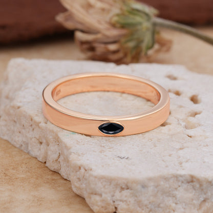 Iuxurious Oval Cut Black Onyx Wedding Band
