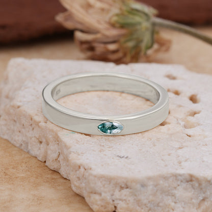 Iuxurious Oval Cut Moss Agate Wedding Band