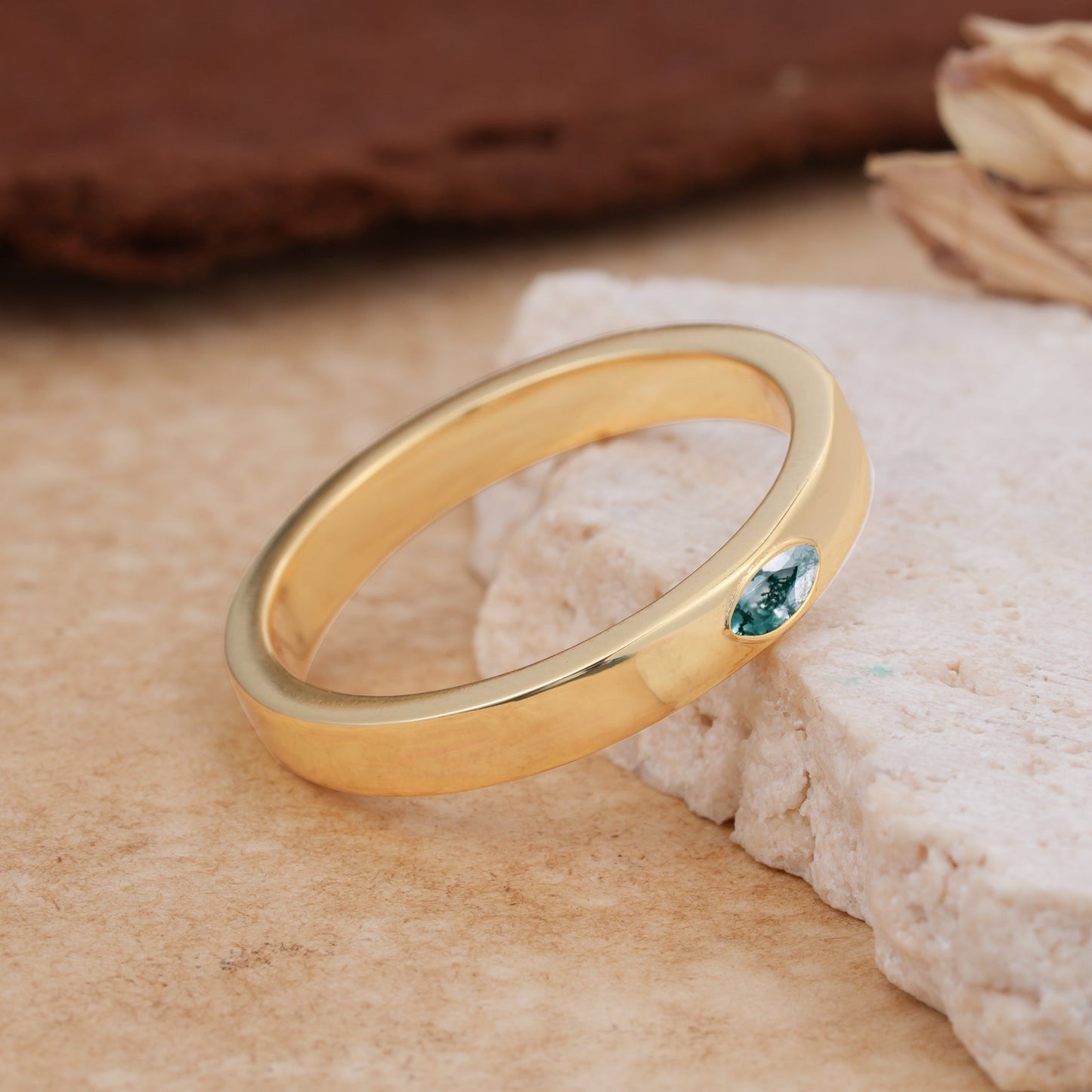 Iuxurious Oval Cut Moss Agate Wedding Band