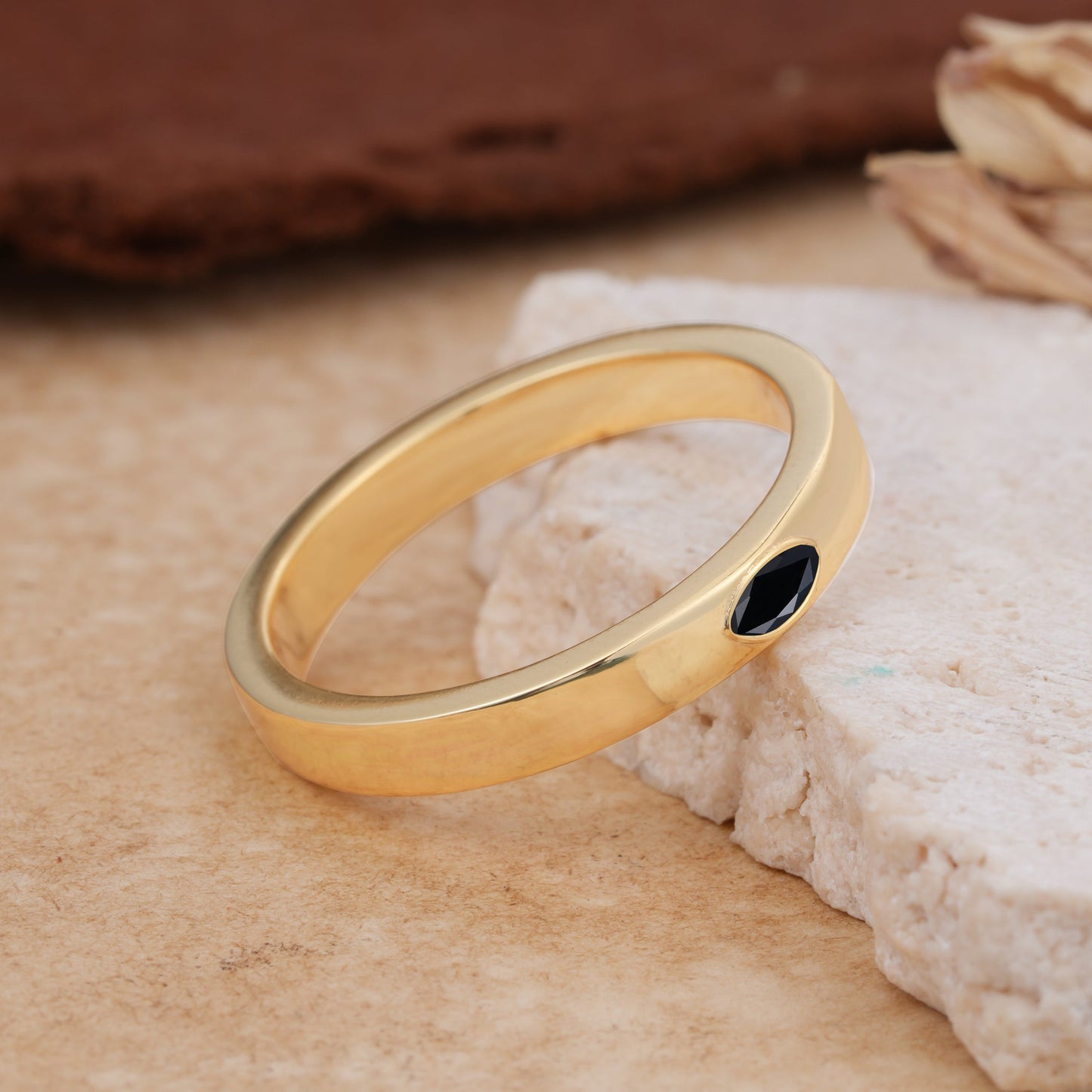 Iuxurious Oval Cut Black Onyx Wedding Band