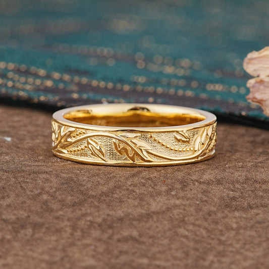 Vintage Vine Engraved Men's Wedding Band