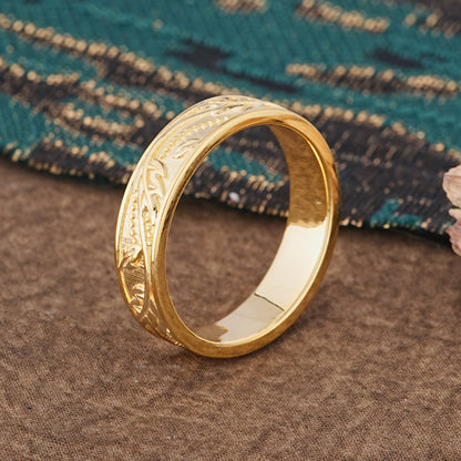 Vintage Vine Engraved Men's Wedding Band