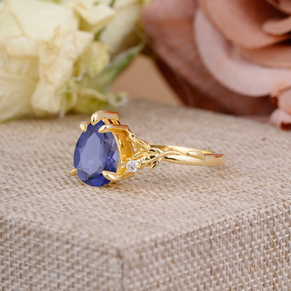 Elegant & Luxurious 5 prong Pear-Cut Tanzanite Engagement Ring