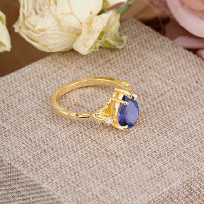 Elegant & Luxurious 5 prong Pear-Cut Tanzanite Engagement Ring