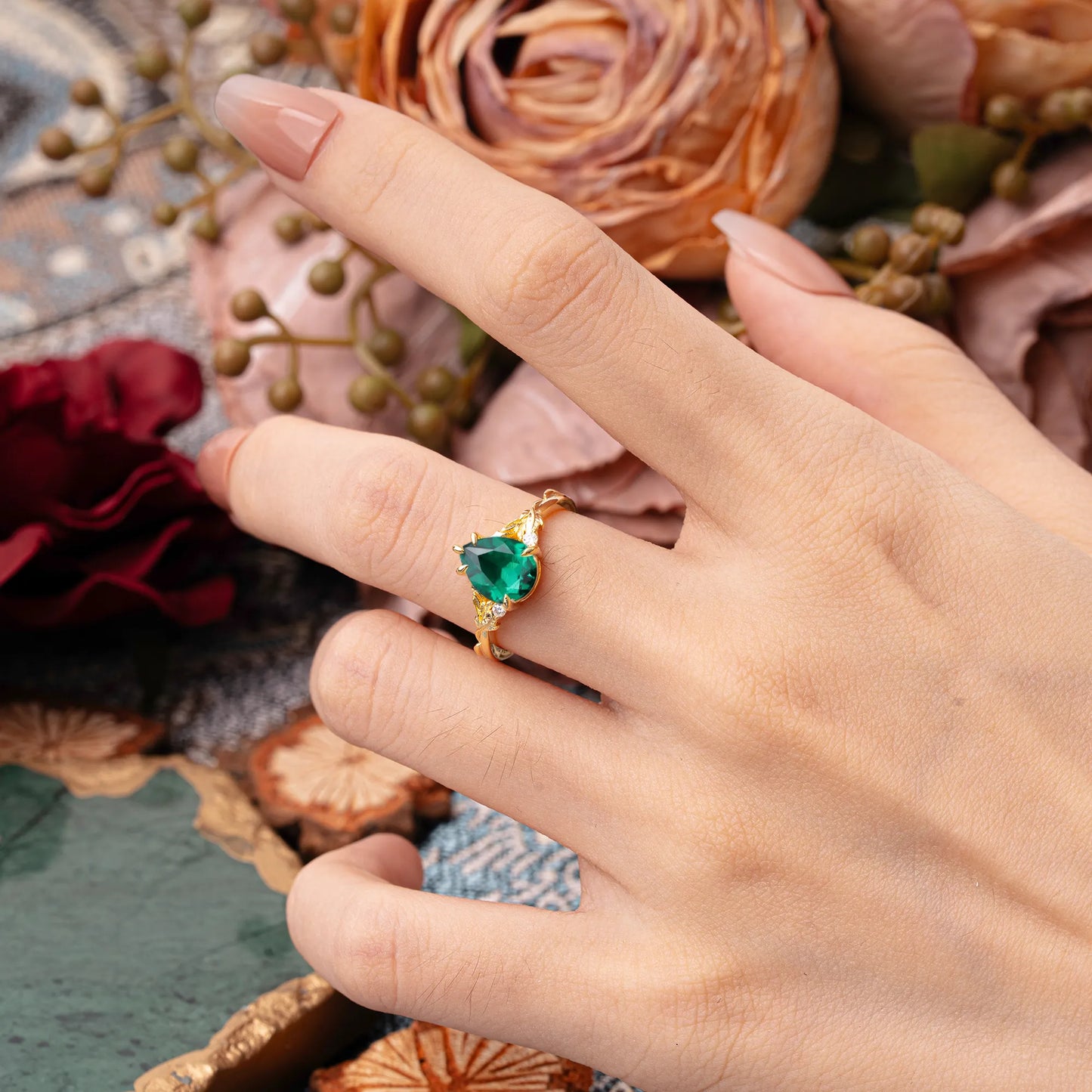 Elegant & Luxurious 5 prong Pear-Cut Emerald Wedding Band