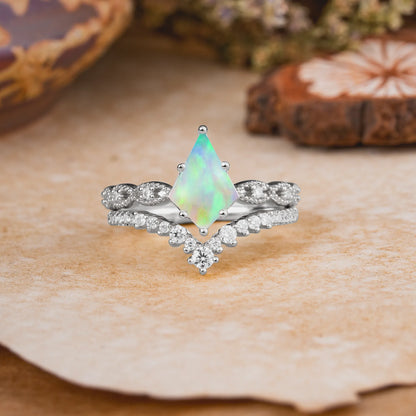 Luxury Vintage 6-Prong Kite-Cut Natural Opal Engagement Ring Set
