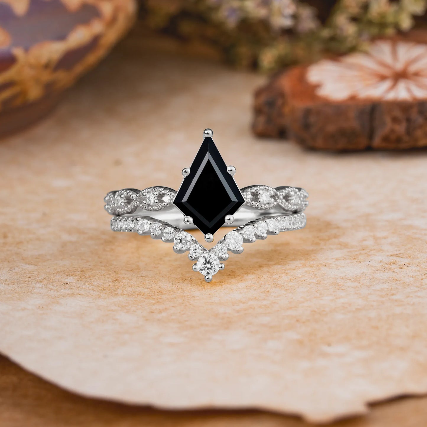 Luxury Vintage 6-Prong Kite-Cut Black Onyx Engagement Ring Set