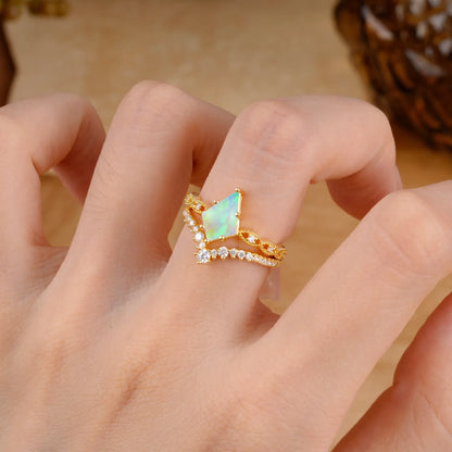 Luxury Vintage 6-Prong Kite-Cut Natural Opal Engagement Ring Set