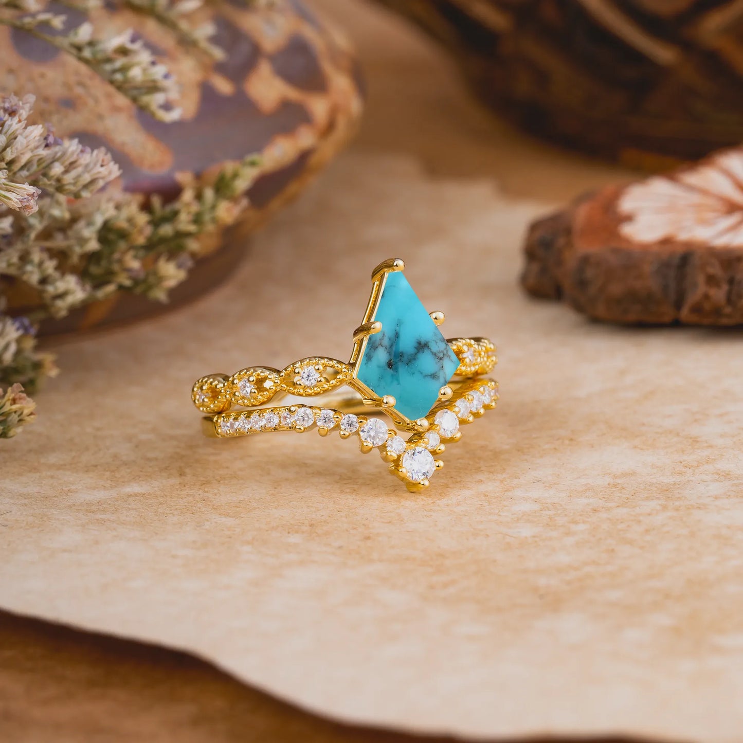 Luxury Vintage 6-Prong Kite-Cut Natural Turquoise Engagement Ring Set