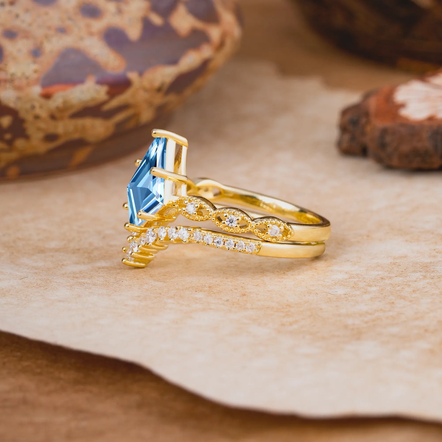 Luxury Vintage 6-Prong Kite-Cut Aquamarine Engagement Ring Set