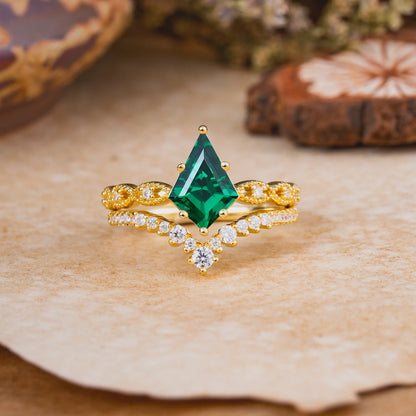 Luxury Vintage 6-Prong Kite-Cut Emerald Engagement Ring Set