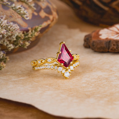 Luxury Vintage 6-Prong Kite-Cut Natural Ruby Engagement Ring Set