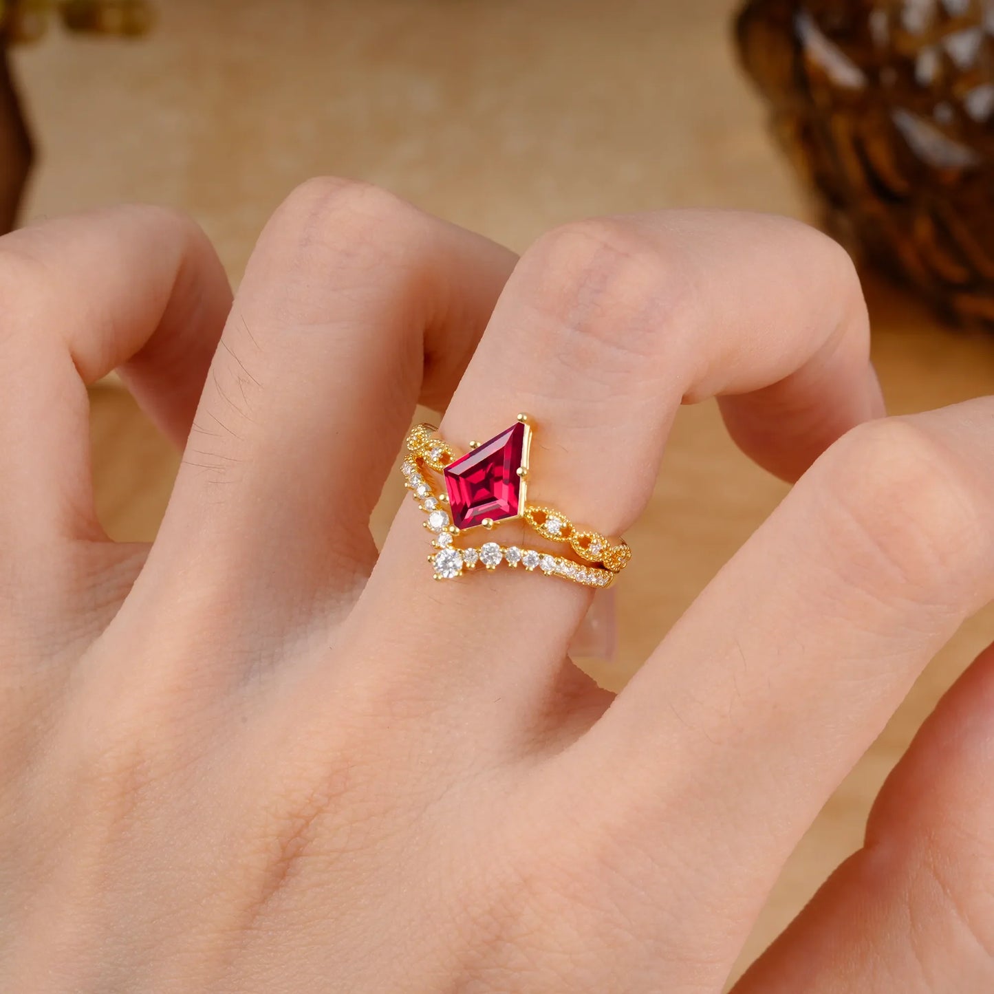 Luxury Vintage 6-Prong Kite-Cut Natural Ruby Engagement Ring Set