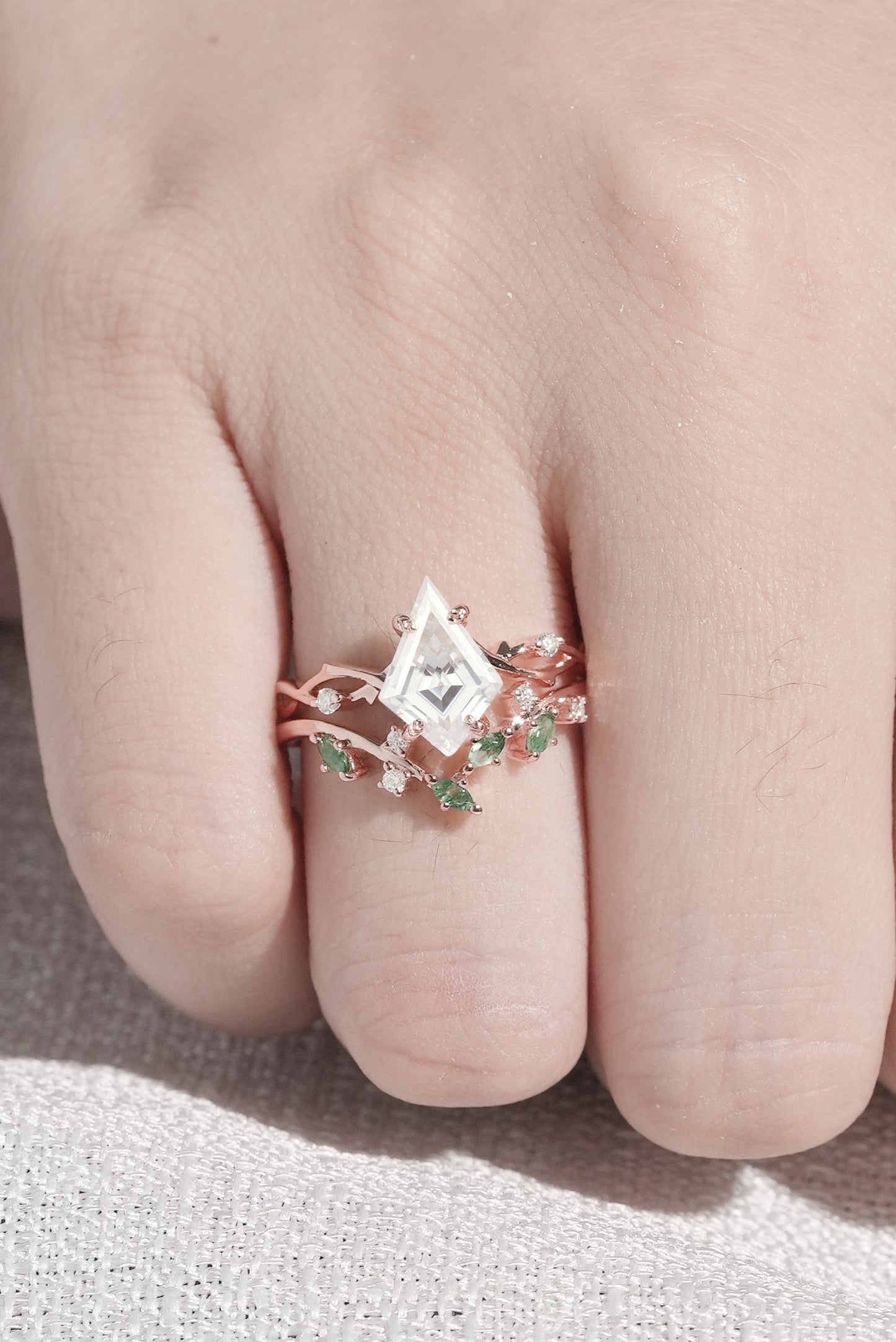 Unique Kite Cut Moissanite Leaf and Vine Gemstone Ring Set 2pcs