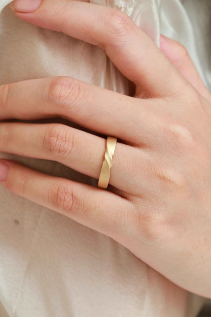 Leaf & Rose Engraving Men’s Wedding Band Ring For Him