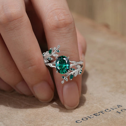 Aphrodite's Enchanted Vine | A Mythical Emerald Engagement Ring Set