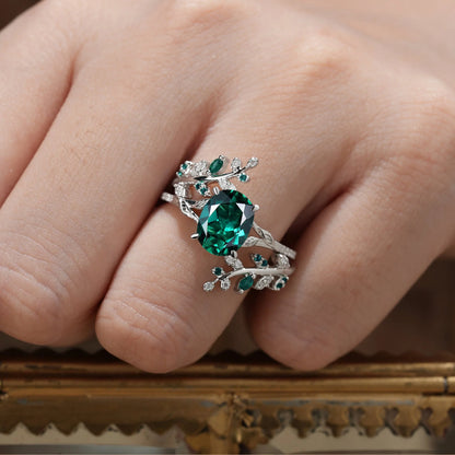 Aphrodite's Enchanted Vine | A Mythical Emerald Engagement Ring Set